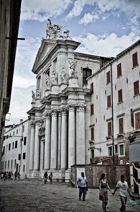 Appartamento Grazioso E Centrale Benátky Exteriér fotografie